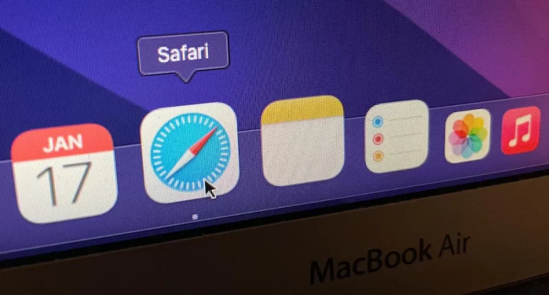 Apple’s Safari 15 has security flaw that leaks browsing activity, personal identifiers